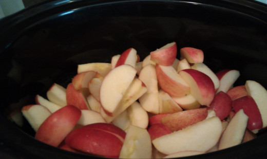 apples in the slow cooker