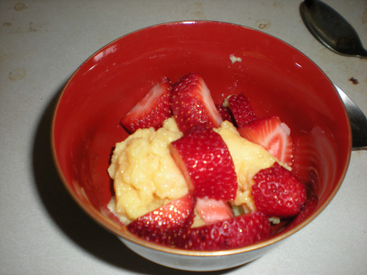 Strawberries and frozen yoghurt