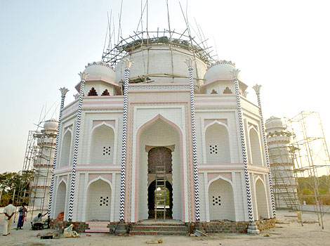 Taj Mahal -- Bangladesh