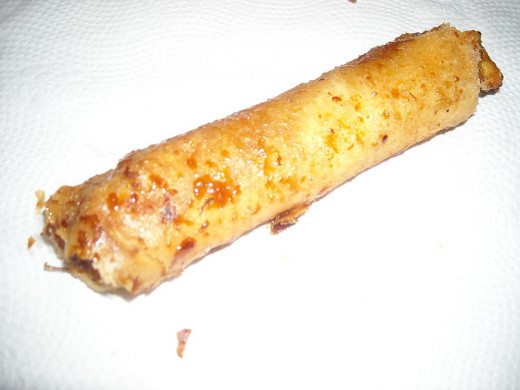 juicy tasty and sweet and addictive this is what a turon looks like
