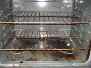 pic of dirty oven