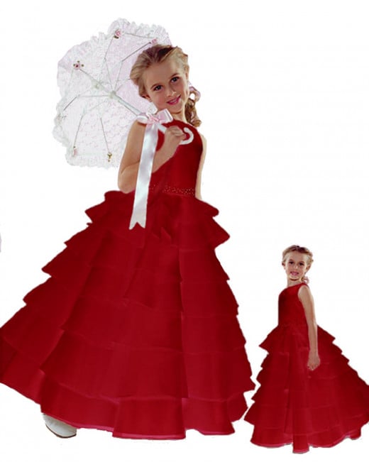 I love this red holiday dress for a little girl. Would be a great dress for any special occasion.