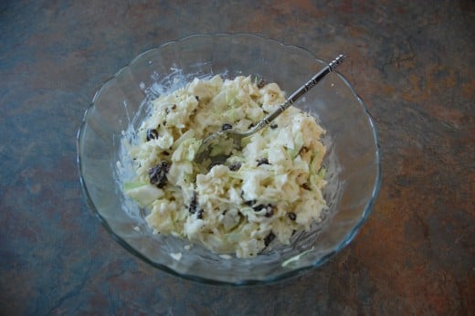 coleslaw with raisins