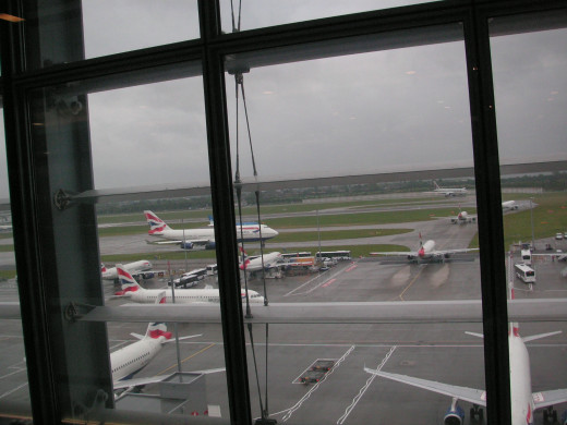 Views of the runways from the Gallery lounge