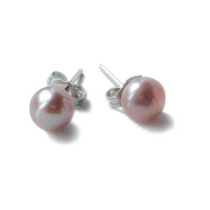 These studs feature a big round pink pearl head. Coincidence? I think not!