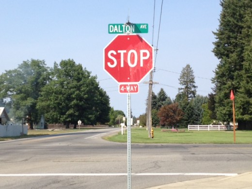 4 way stop intersection. Know who has the right of way.