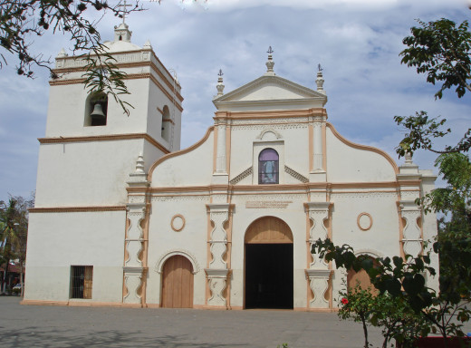 Iglesia de la Asunción in the central park.