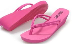 PINK FLIP-FLOPS WITH WEDGE