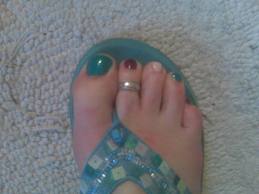 CLASSY LOOKING FLIP-FLOP STYLE