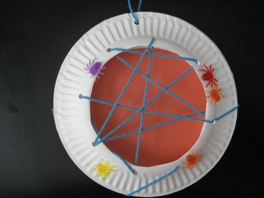 Your children will have fun making this great spiderweb craft.