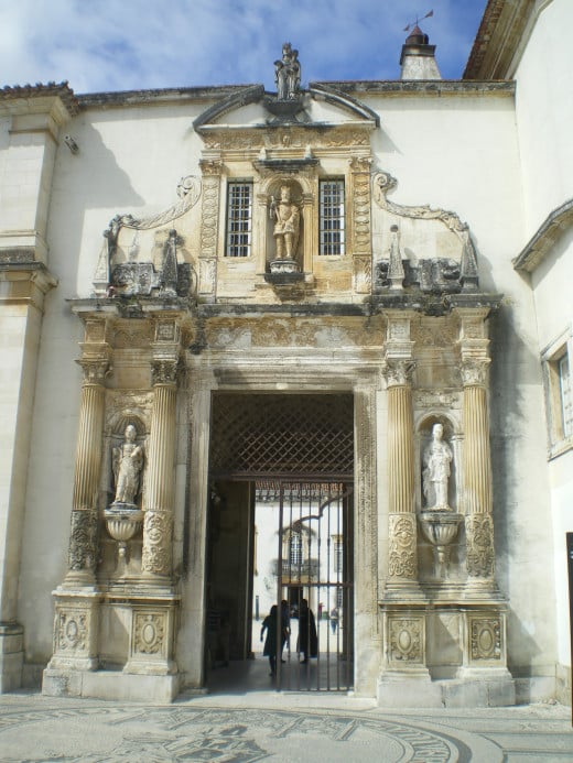 Old Gate at Faculty of Law, called - in Portuguese - Porta Férrea