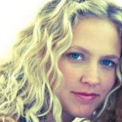 Julie De Neen