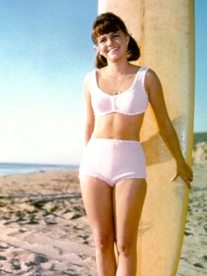 Sally Fields as Gidget in the television show Gidget. 
