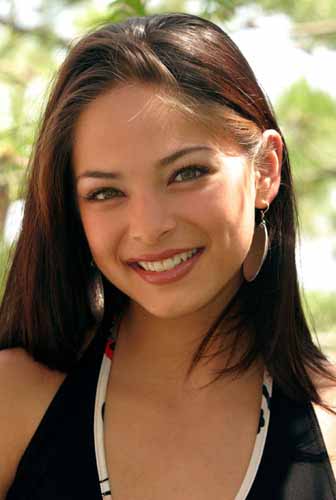 Unknown photo shoot of Kristin Kreuk smiling