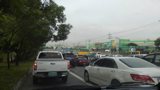 A typical traffic situation in Metro Manila (Photo taken in Commonwealth Avenue, Quezon City; 9/24/12)