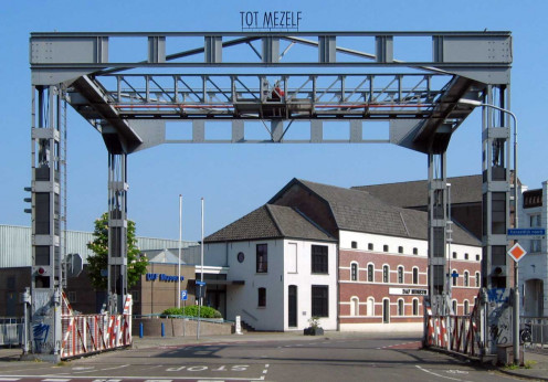 Eindhoven, lifting brug in Tongelresestraat over the Eindhoven Canal
