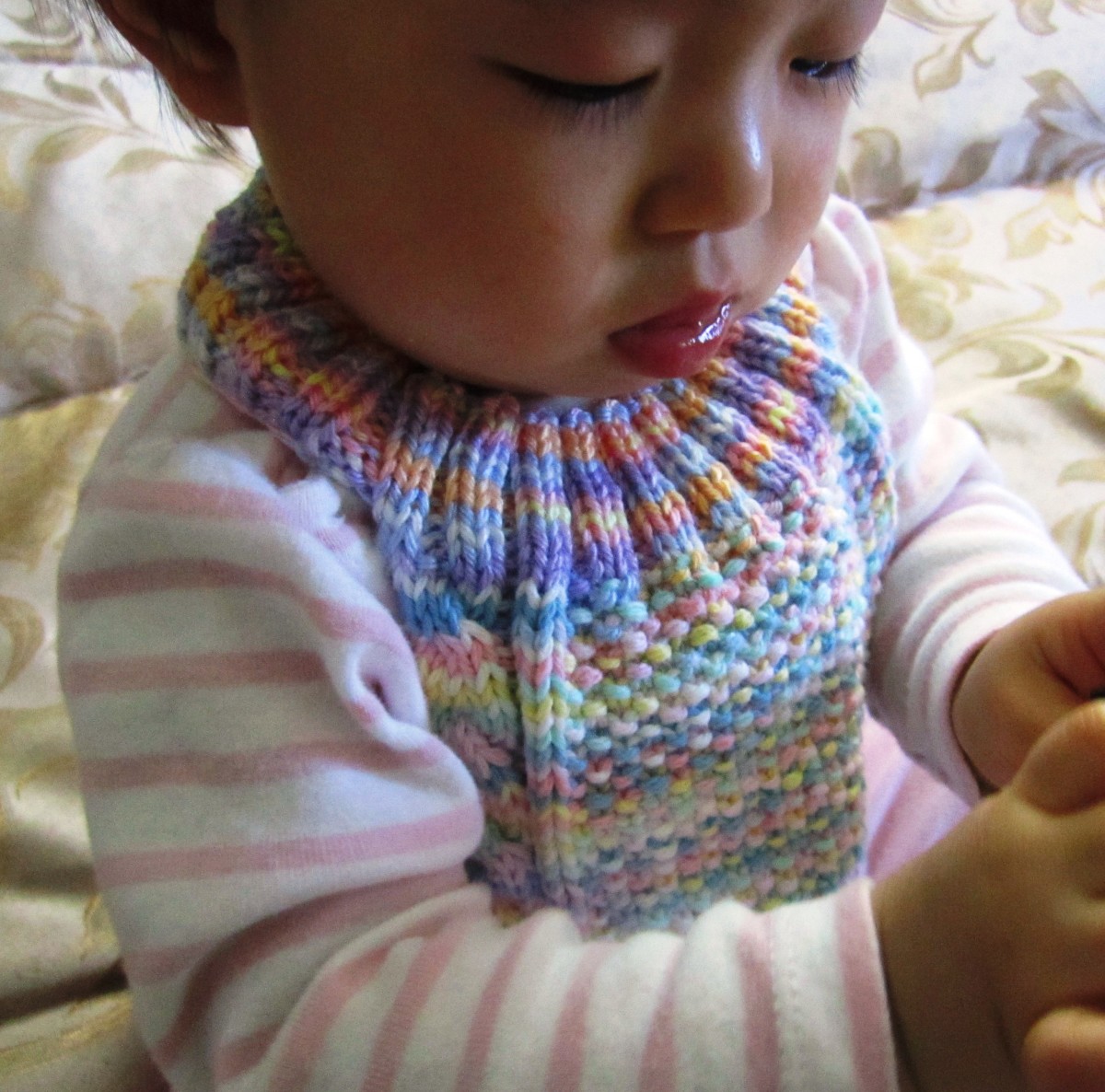 Cable Stay-on Baby Bib Free Knitting Pattern | HubPages