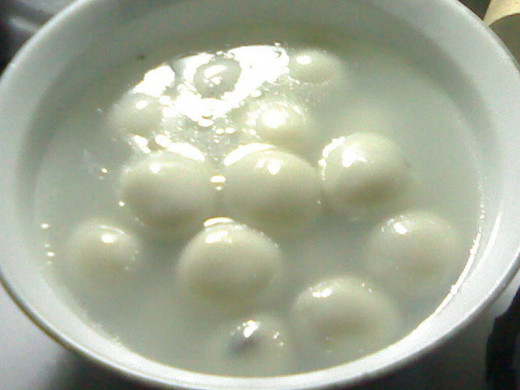 A bowl of Tangyuan (or YuanXiao /Tangtuan) (A file from Wikimedia Commons)