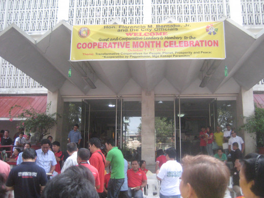 The city government dignitaries and coop leaders