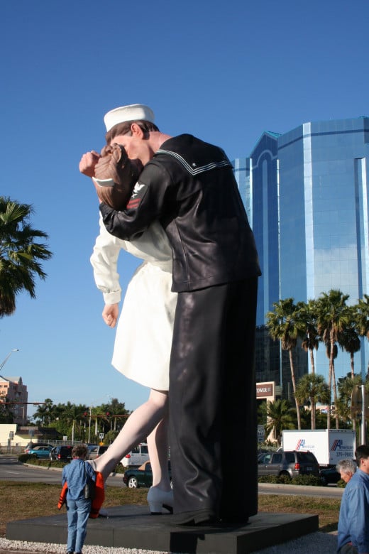 "Kissing Statue" in Sarasota, FL