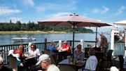 Waterfront cafe 