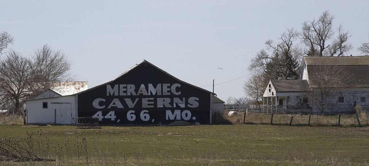 A restored 1930s sign on a barnside in Cuyuga, Illinois touts Meramec Caverns, a Route 66 attraction in Missouri.