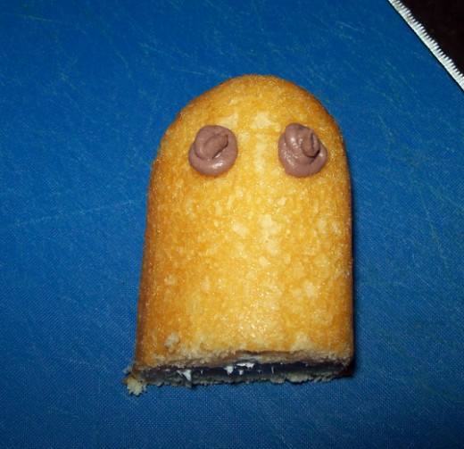 Half Twinkie Icing Eyes