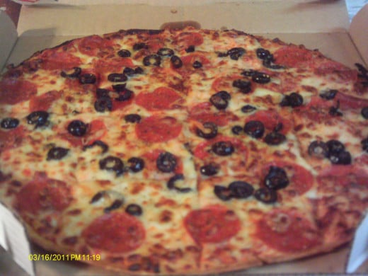 Traditional: Pepperoni Pizza with black olives
