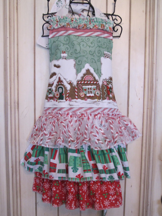Christmas Apron with Gingerbread Houses