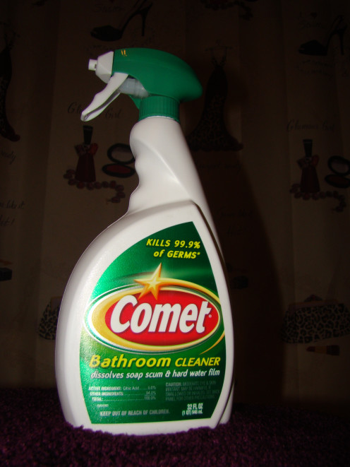 Comet bathroom cleaner