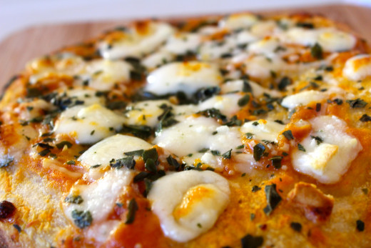 Amyʻs Pizza Margherita - made with organic flour and tomatoes