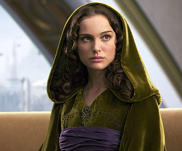 In this story, Padme is an Alderaanian soldier who befriends and then eventually falls in love with Anakin.