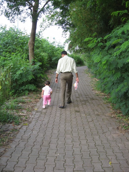 Parents need to play a vital role to prevent their child from getting afffected with the winter-dry skin problems.