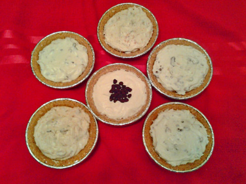 Mini Cheesecakes: Mini Chocolate Chip, Butterfinger, Toffee and Snickers