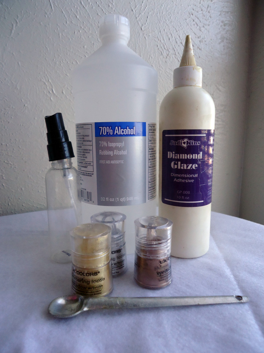 What you need to make your own glimmer mist.