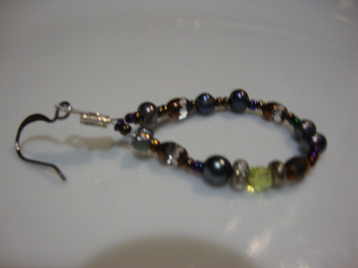 Finished loop wire earring.