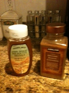  Honey and cinnamon for good taste and a healthy addition.
