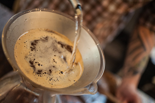 Similar to the photo above, I slowly poured the hot water into the coffee grounds that were in the funnel. This process works in the same way as a typical drip coffee machine.