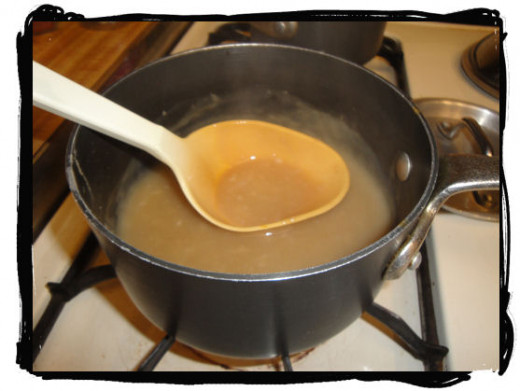 Finished gravy. Here you can see the gravy has a nice light brown color. The lighter the gravy, the more mild the flavor. The darker it is, the stronger it is. The strength of the flavor depends on how much bouillon is used.