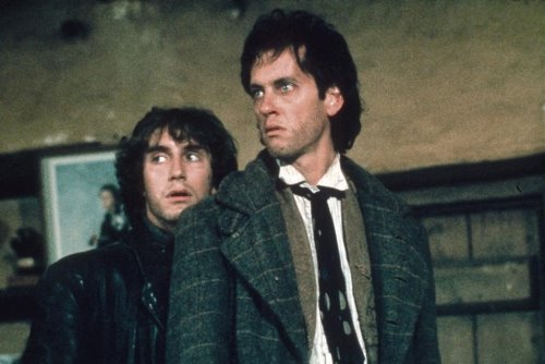 Paul McGann as "I" (left) and Richard E. Grant as Withnail (right).