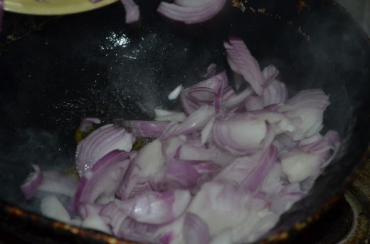 now add sliced onions
