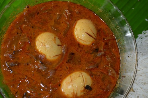 Mutta curry or Egg curry is ready, u may either choose for loose gravy or thick gravy - as you wish.