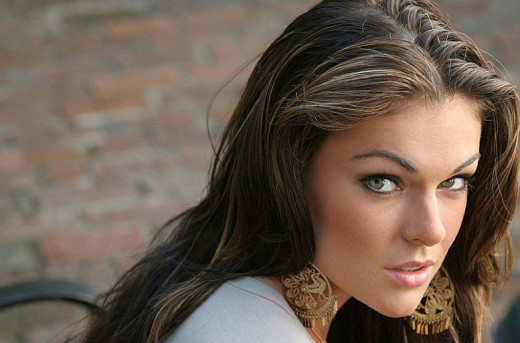 Canadian Actress Serinda Swan | HubPages