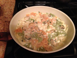 Mussels and Tri-Color Farfalle in Creamy White Sauce