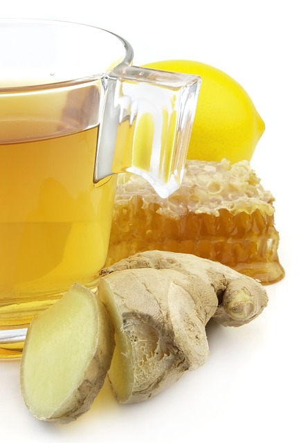 Ginger, lemon and honey may help reduce the morning sickness from pregnancy. 