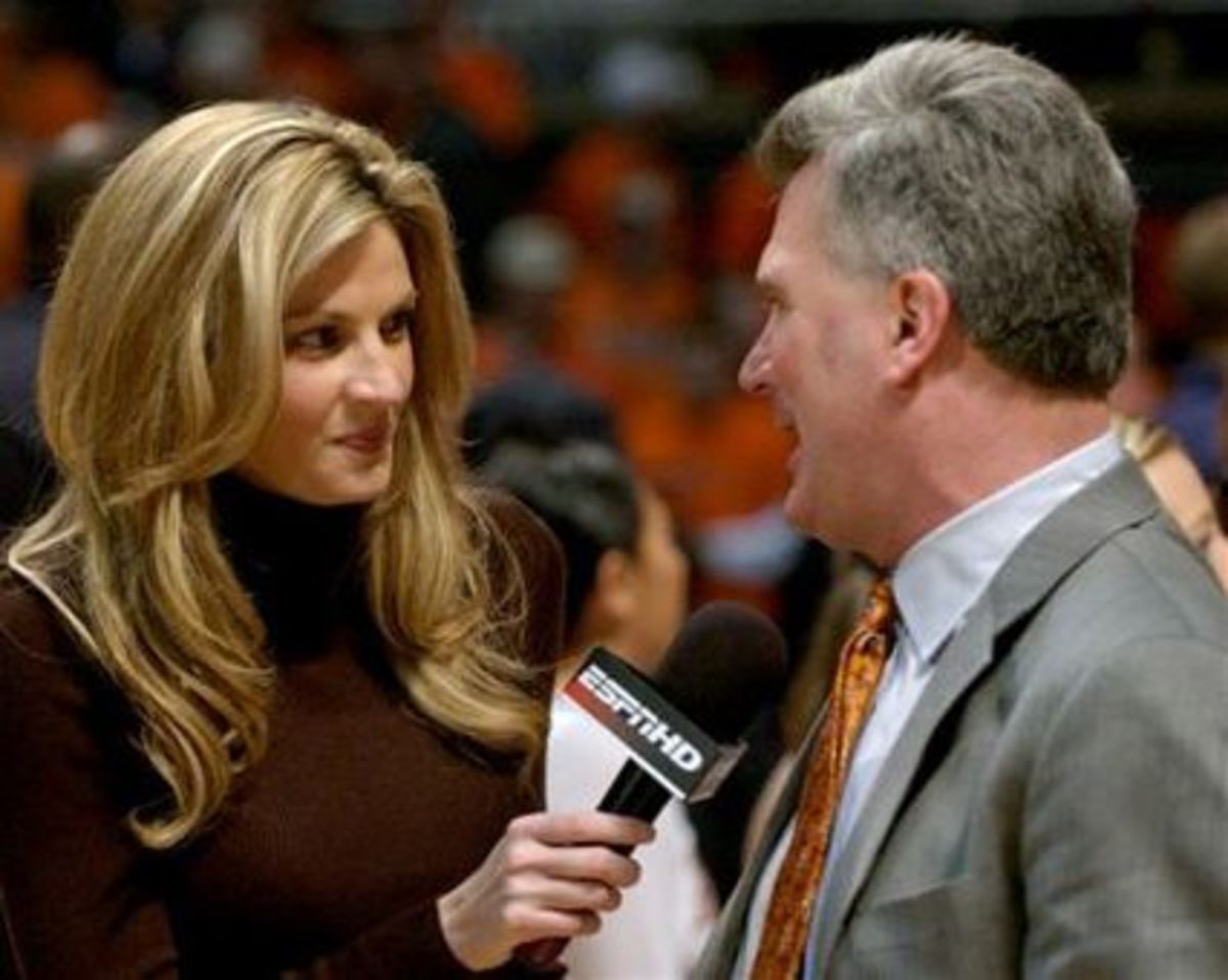 Erin Andrews interviews Illinois head coach Bruce Weber.