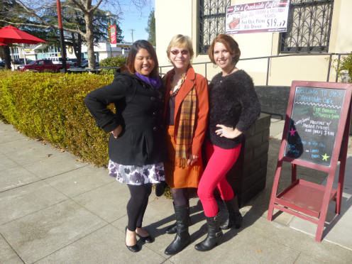 We love Joe's!  We have breakfast there almost every Sunday after church. My daughter Kristen, her friend Jenn and me-husband Gary takes our pictures!