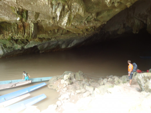 Entering the Mouth of the Kong Lo Cave by canoe