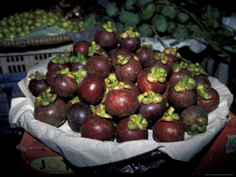 Mangosteens in the market