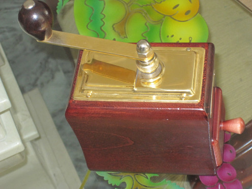 A quality made hand coffee grinder